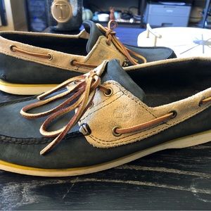 Timberland MEN'S CLASSIC 2-EYE BOAT SHOES